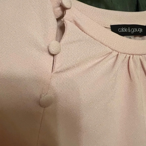 Cable and Gage flared arm top size L. Like - Picture 5 of 6